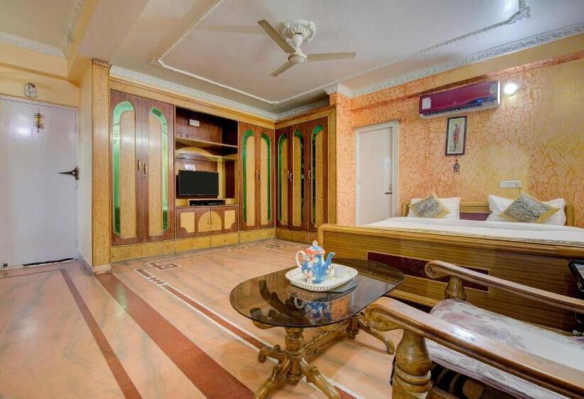 בית מלון כפרי Oyo 18345 A S Palace