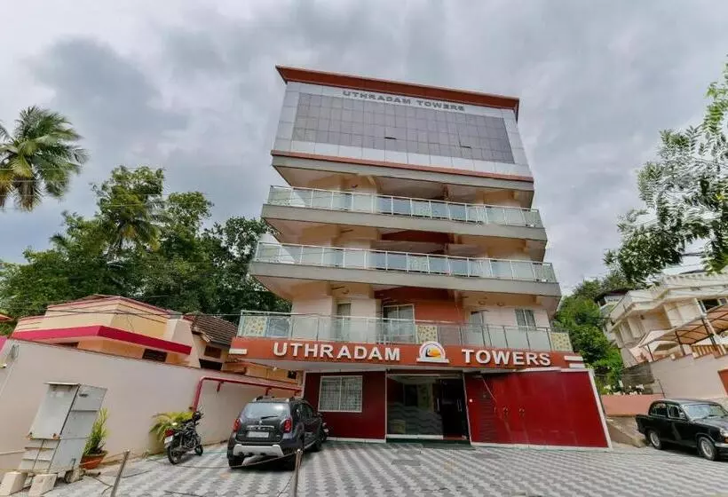 ホテル Oyo Flagship Uthradam Towers