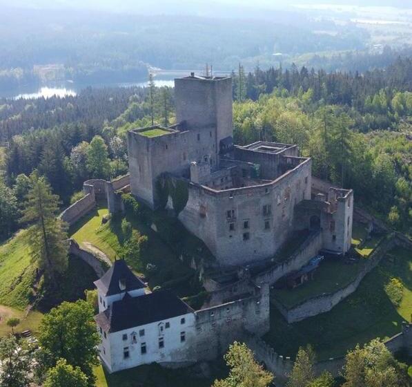 فندق Penzion Landštejnský Dvůr