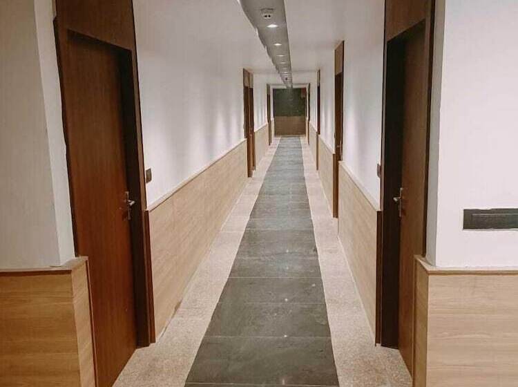 Fabhotel Shaurya Inn