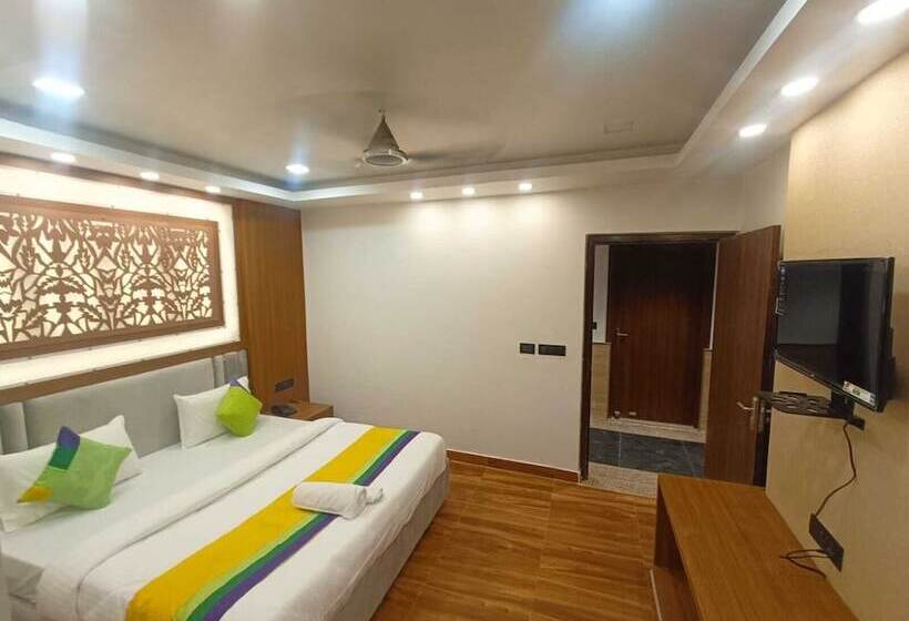 Fabhotel Shaurya Inn