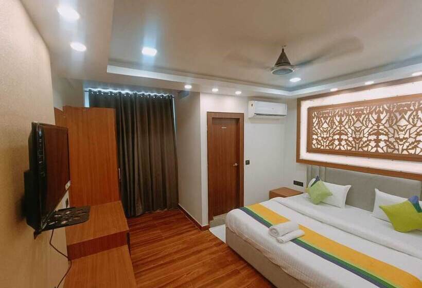 Fabhotel Shaurya Inn