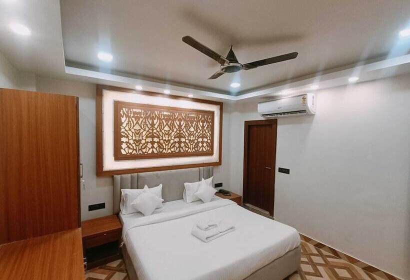 Fabhotel Shaurya Inn