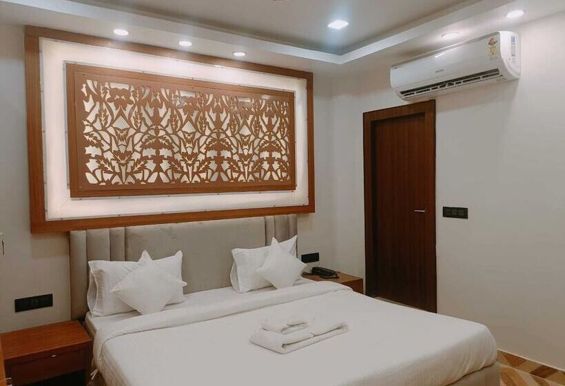 Fabhotel Shaurya Inn