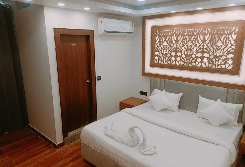 Fabhotel Shaurya Inn