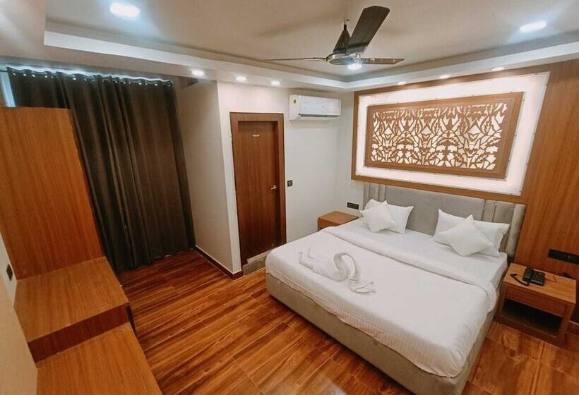 Fabhotel Shaurya Inn