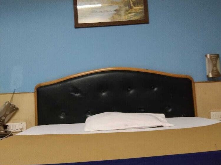 בית מלון כפרי Sri Sai Comforts