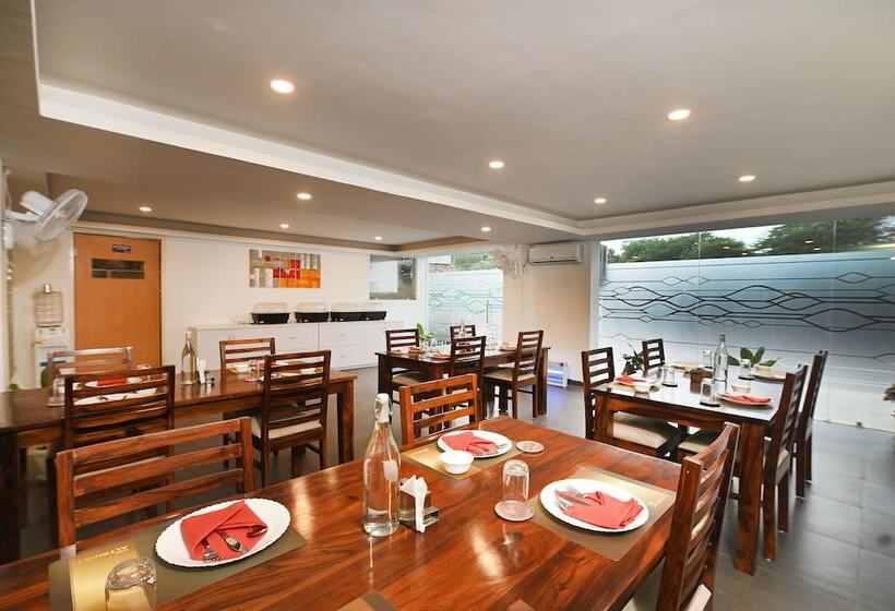 Hotel The Altruist Business Stays, Dlf Phase 3