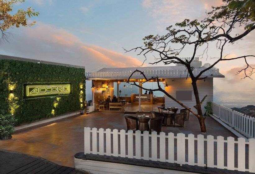 Hotel Yashshree Mussoorie Mall Road