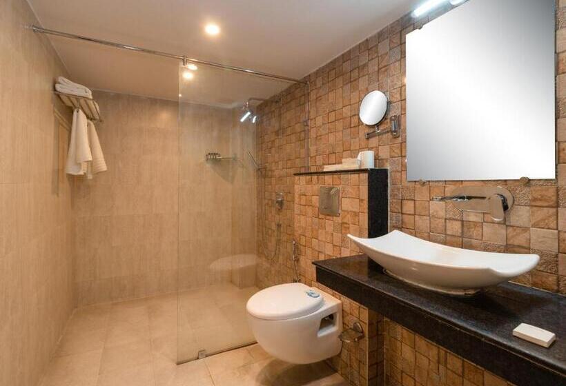 Hotel Yashshree Mussoorie Mall Road