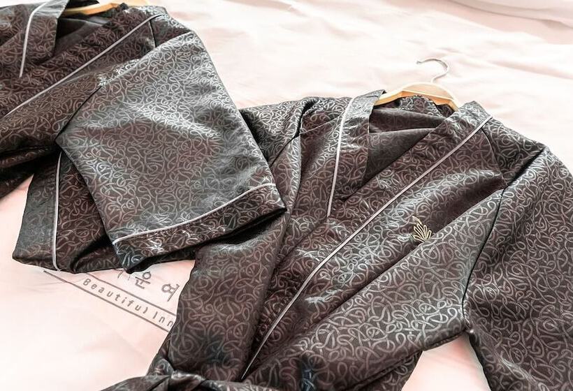 모텔 Suwon City Hall Station Tumi