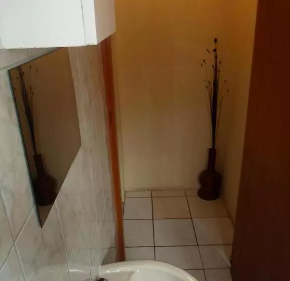 پانسیون Hardrock Guest House