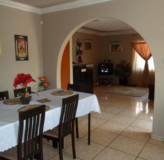 پانسیون Hardrock Guest House