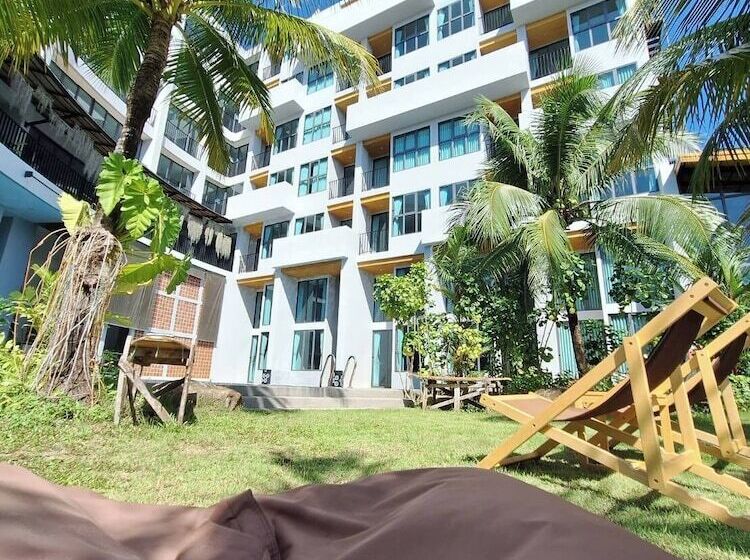 Atom Phuket Hotel Sha Plus