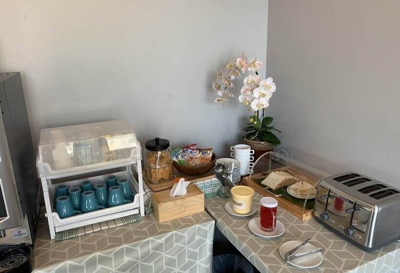 Atom Phuket Hotel Sha Plus