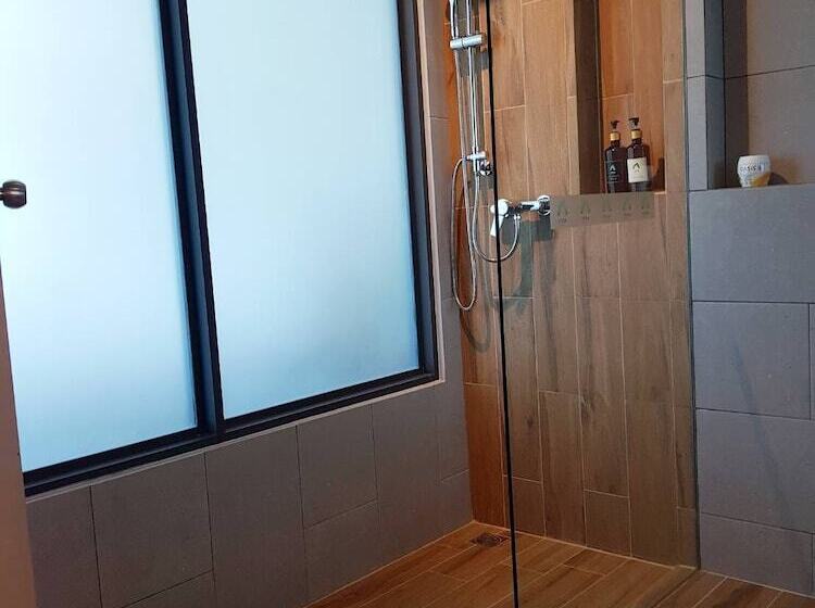 Atom Phuket Hotel Sha Plus