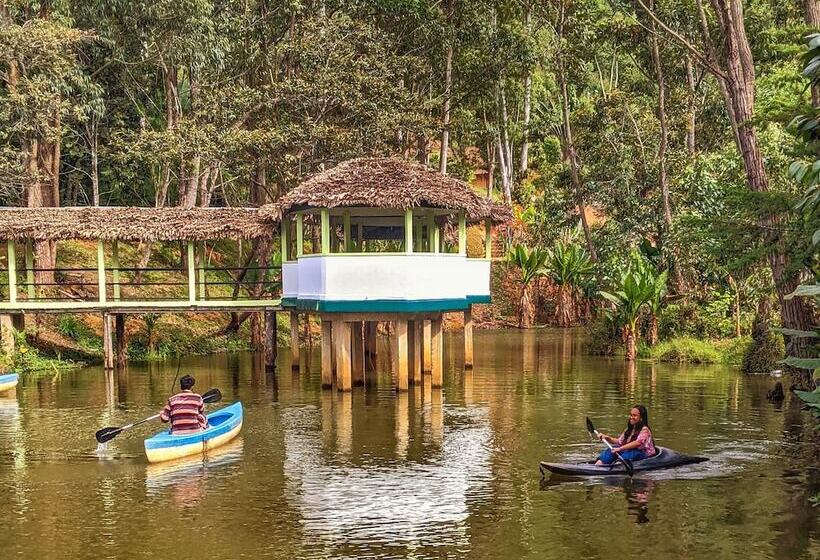 هتل Andasibe Cyperus