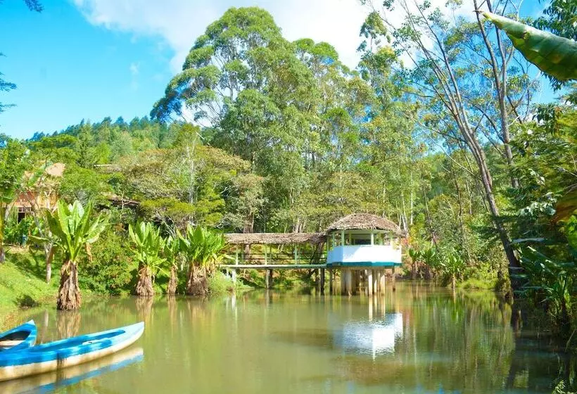 هتل Andasibe Cyperus