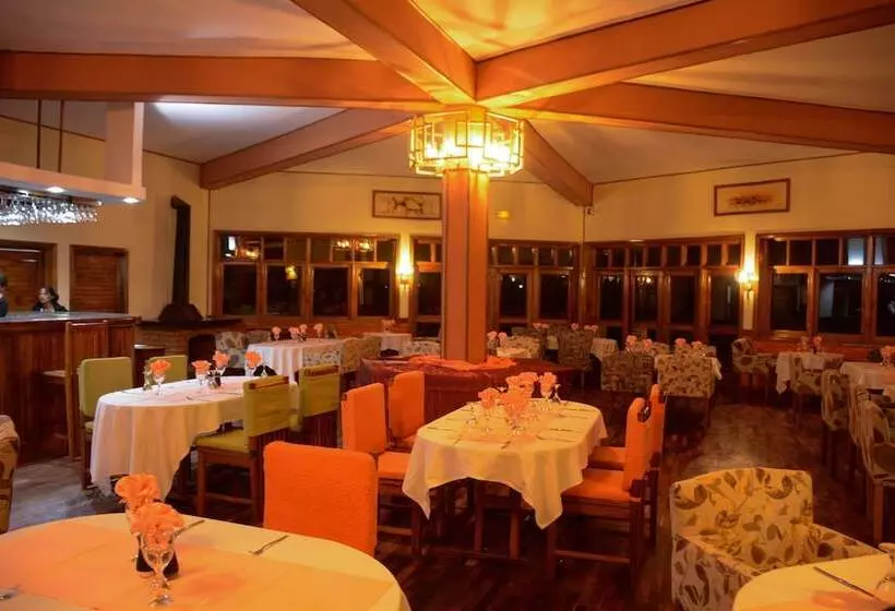 هتل Andasibe Cyperus