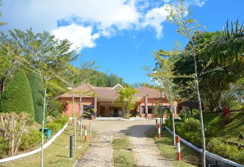 هتل Andasibe Cyperus