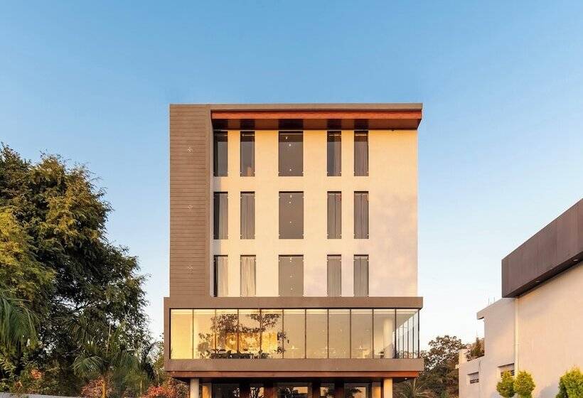 ホテル Bafna Lawn