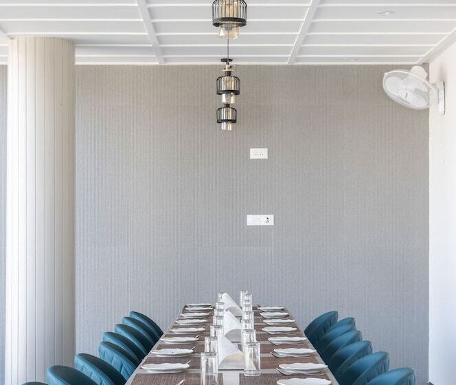 ホテル Bafna Lawn