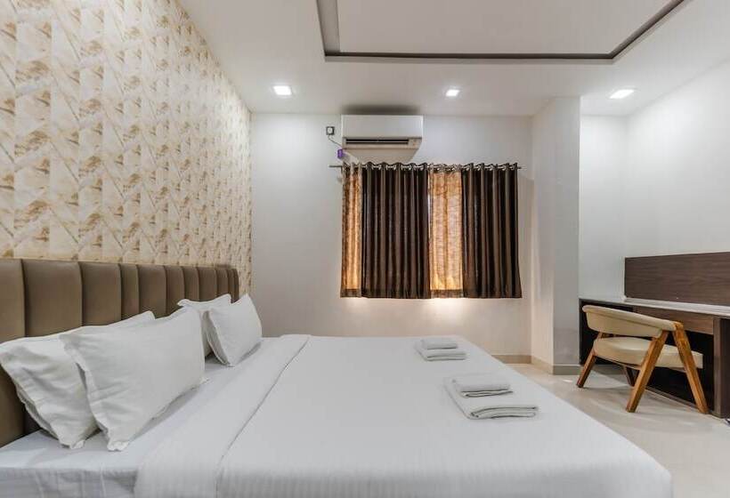 ホテル Bafna Lawn