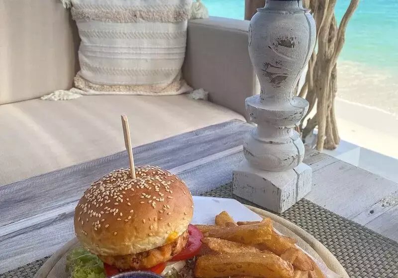 Hotelli Elephant Beach Club & Resort Samui