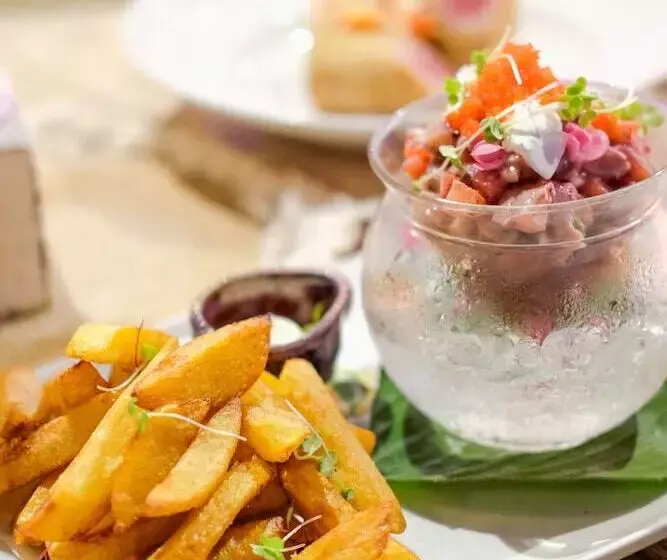 Hotelli Elephant Beach Club & Resort Samui