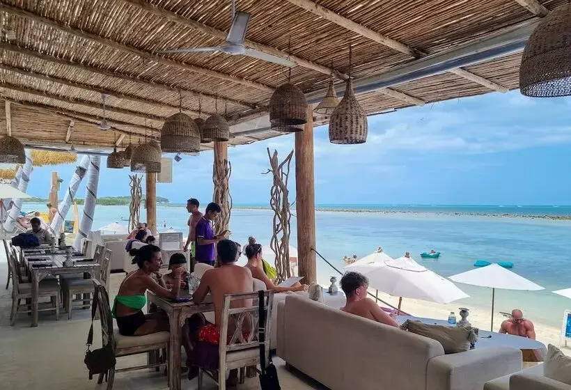 Hotelli Elephant Beach Club & Resort Samui