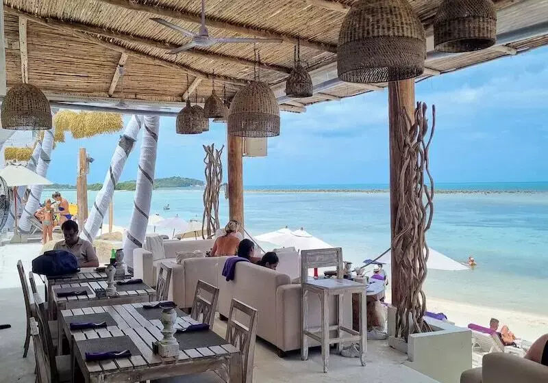 Hotelli Elephant Beach Club & Resort Samui