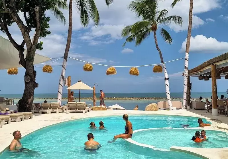 Hotelli Elephant Beach Club & Resort Samui