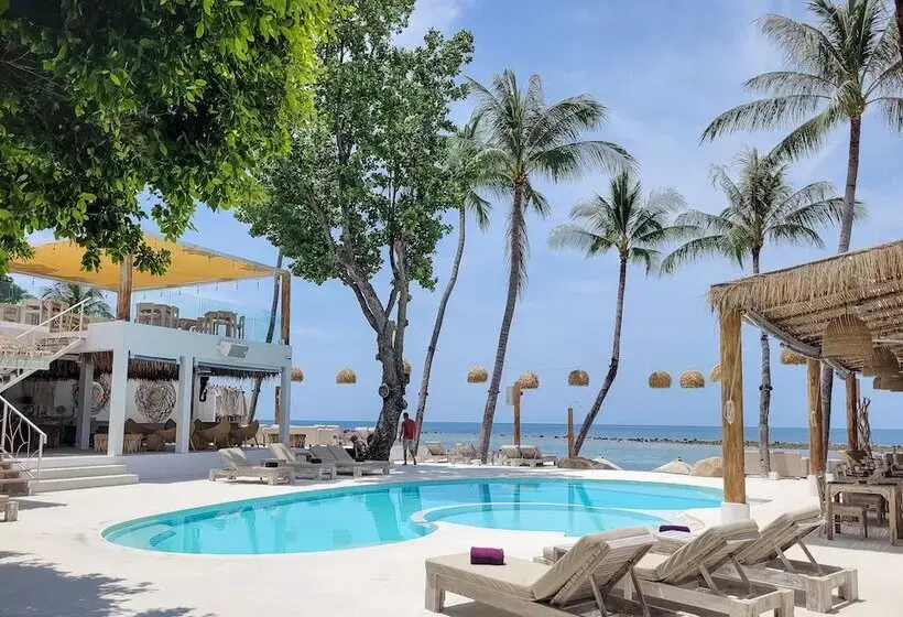 Hotelli Elephant Beach Club & Resort Samui