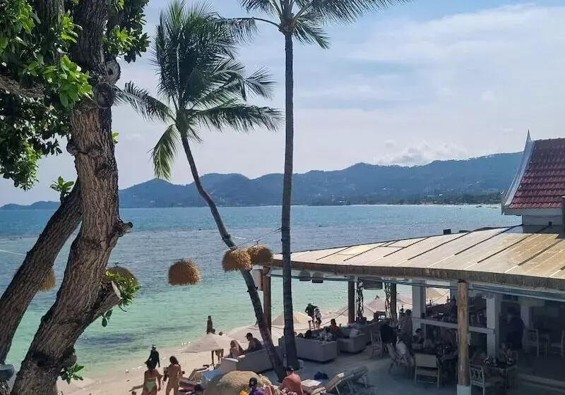 Hotelli Elephant Beach Club & Resort Samui