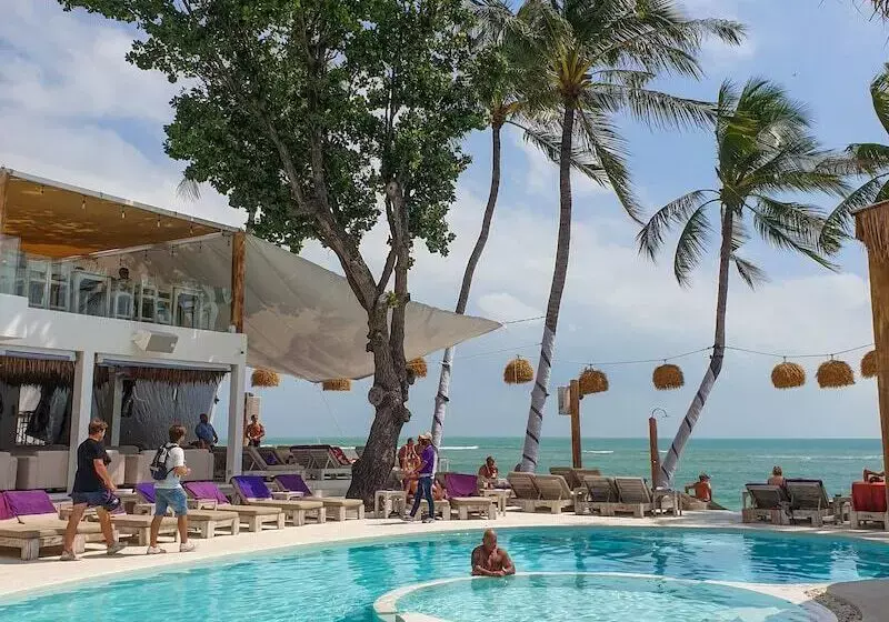 Hotelli Elephant Beach Club & Resort Samui