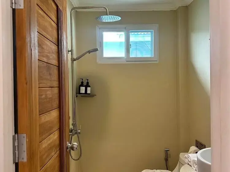 Hotelli Elephant Beach Club & Resort Samui