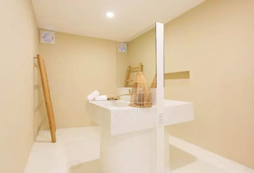 Hotelli Elephant Beach Club & Resort Samui