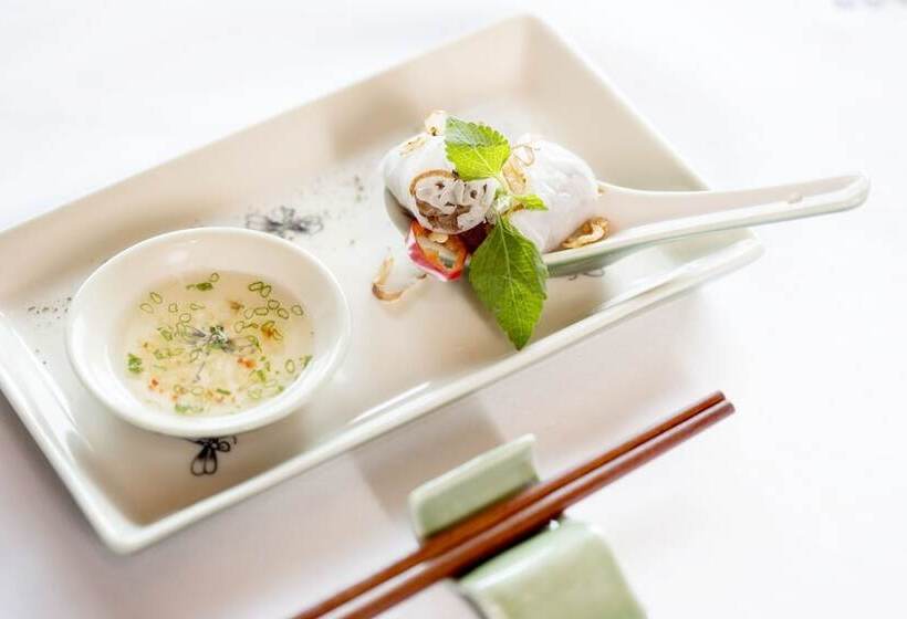 هتل Hera Classic Boutique Cruises