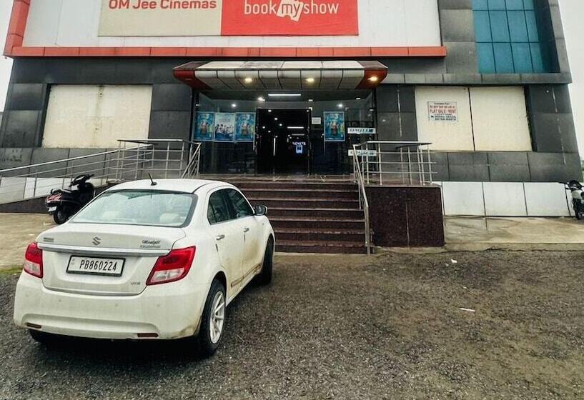 בית מלון כפרי Primrose   Patiala