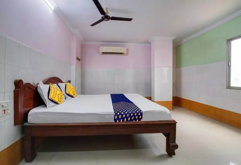 Hotelli O Sir Vr Sairam Lodge