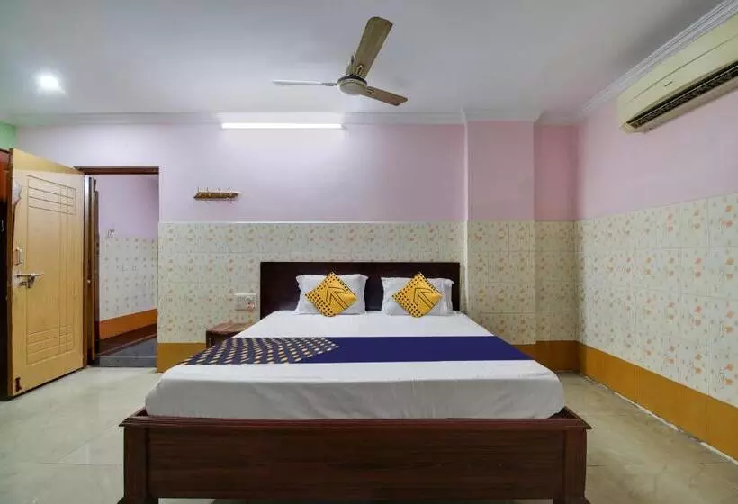 Hotelli O Sir Vr Sairam Lodge