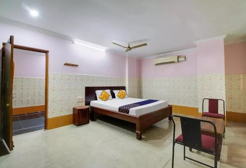 Hotelli O Sir Vr Sairam Lodge