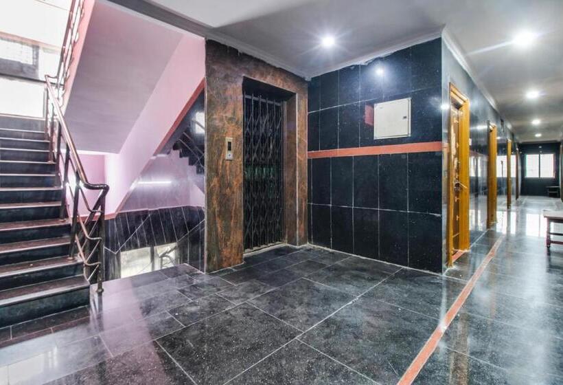 ホテル O Sir Vr Sairam Lodge