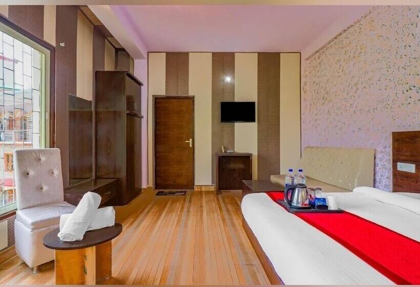 Hotel The Neer Budha