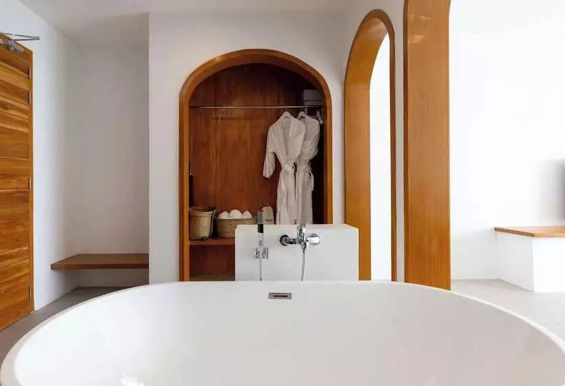 Hotelli X Sea Khanom Harbor Bay Resort