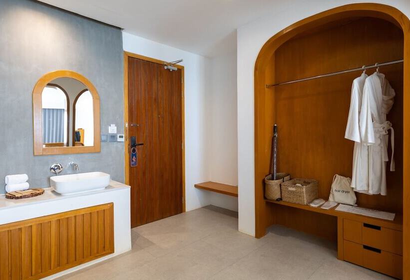 Szálloda X Sea Khanom Harbor Bay Resort