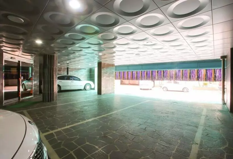 مُتل Anyang Charmant