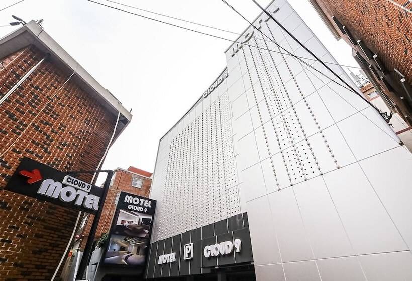 مُتل Busan Moonhyeondong Cloud Nine