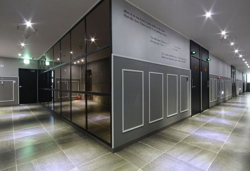 Мотель Changyeong Namji Heitz