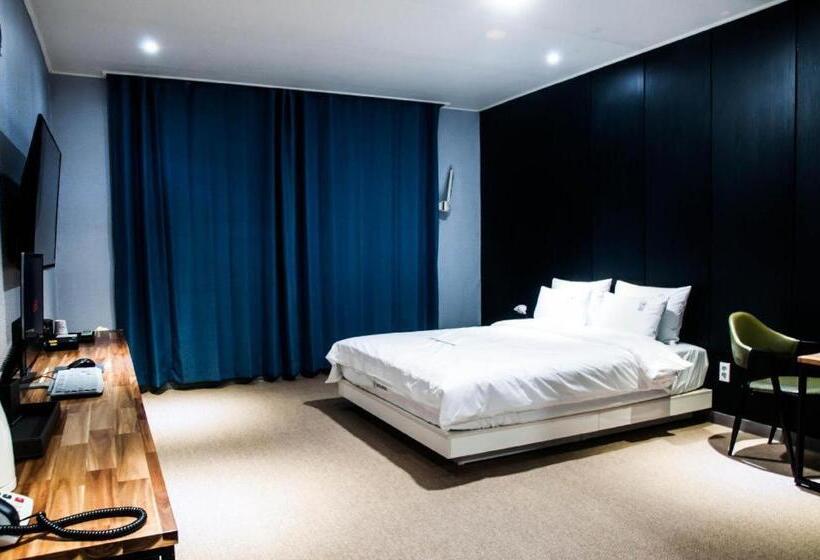 Мотель Changyeong Namji Heitz